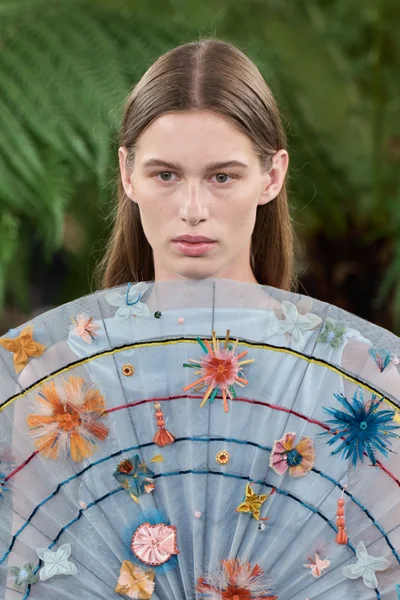 Look 73